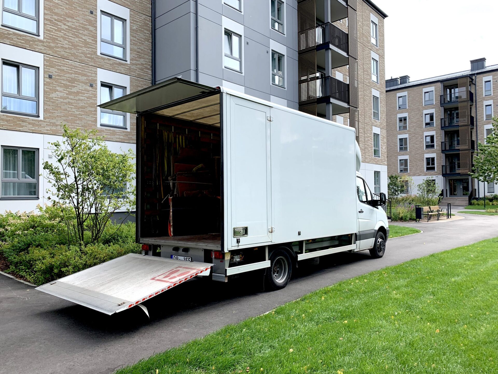 International shipping furniture 2024 furniture mover, cheapest way